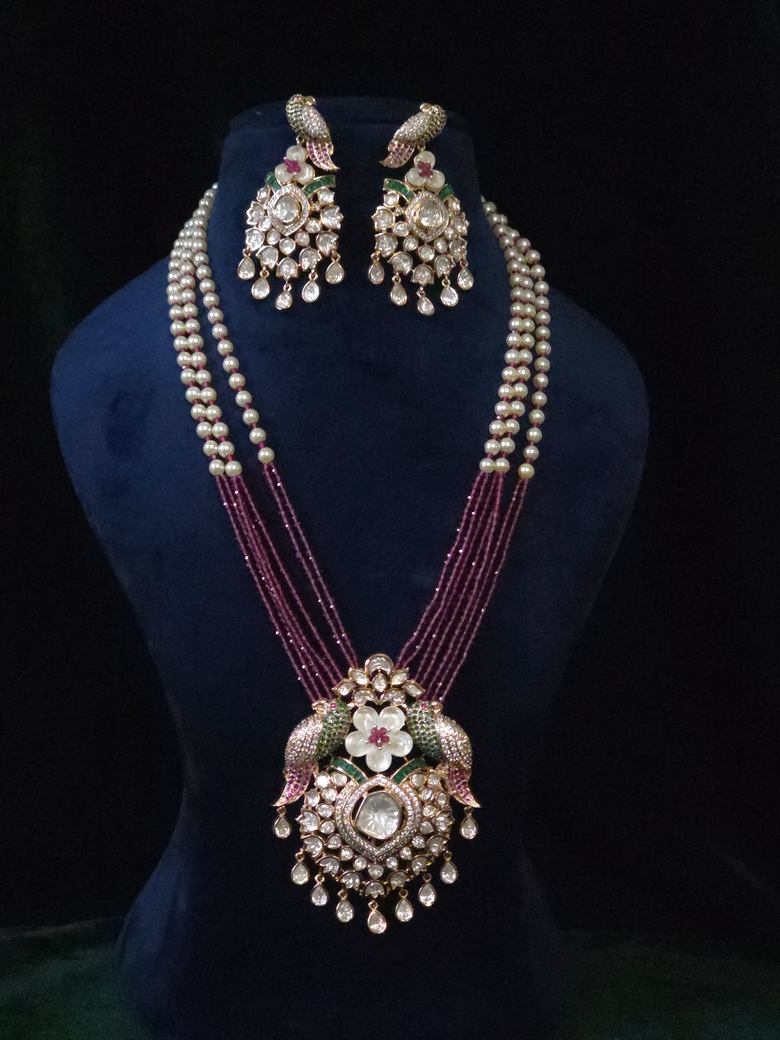 Full set view of Tota-e-Ishq Polki-style parrot pendant necklace and earrings – Mithudi by Zirca Luxe