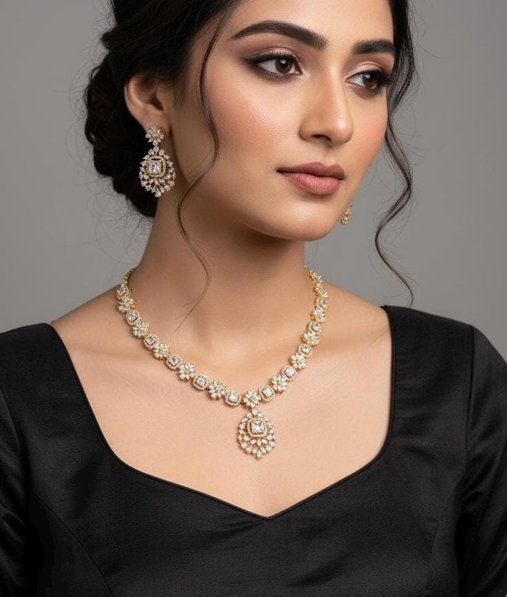 Minimal gold overlay halo cluster drop pendant gifting option node