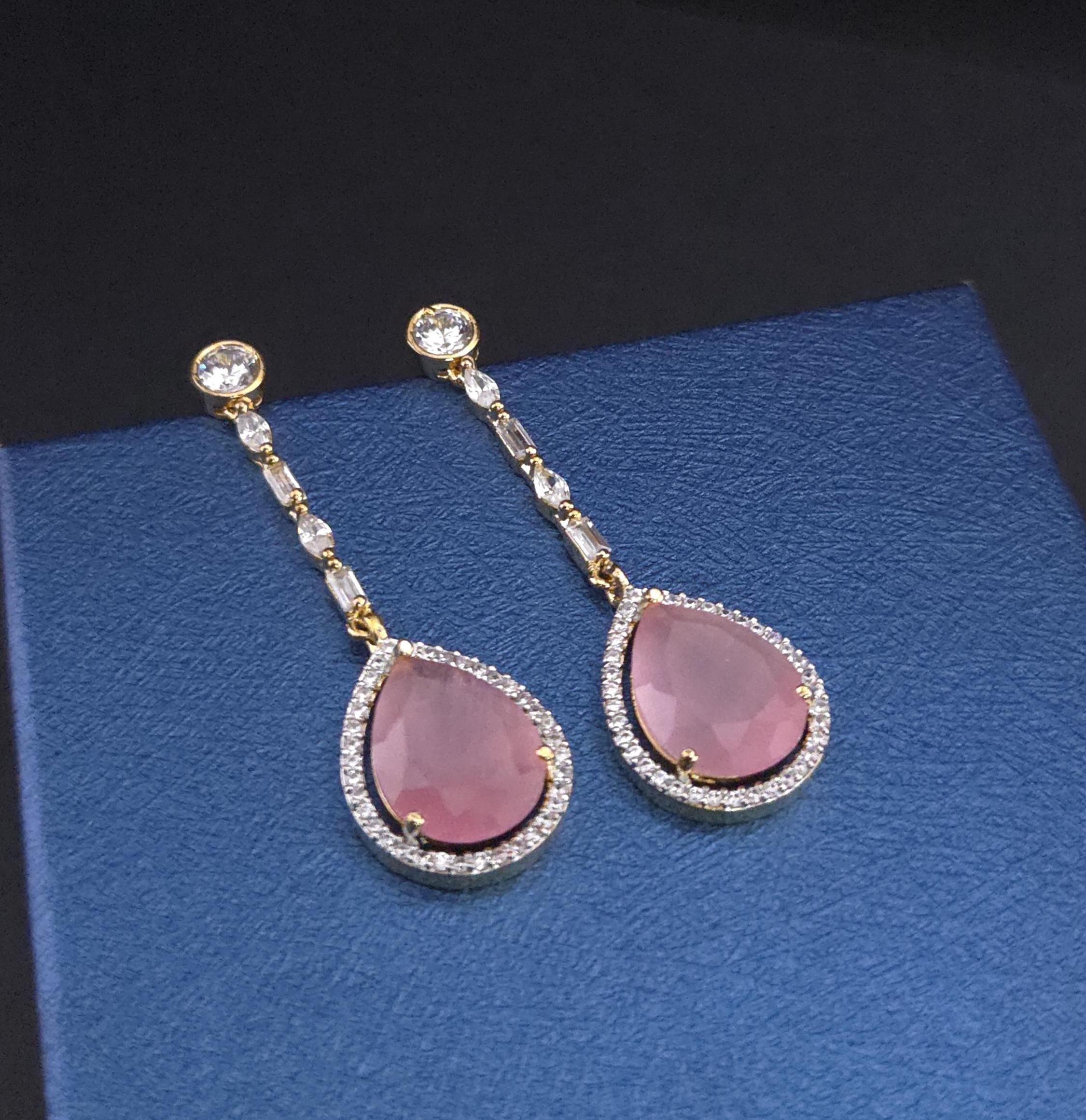 Lightweight gold wire teardrop hanging zircon fashion studs file