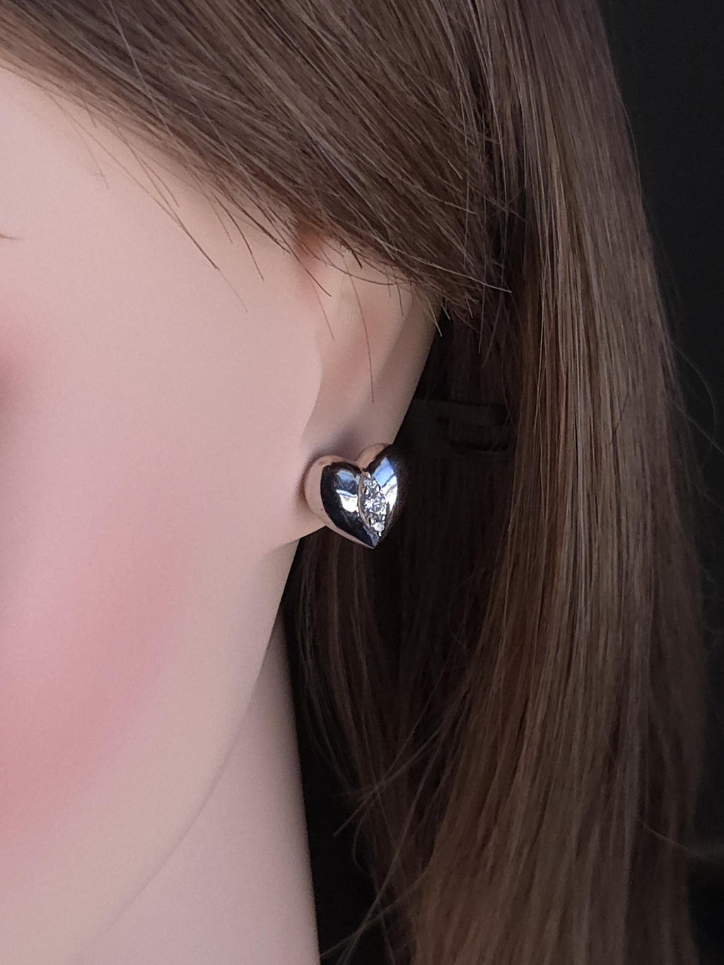 Fine minimalist sterling wire heart shaped clear zircon lobe studs file