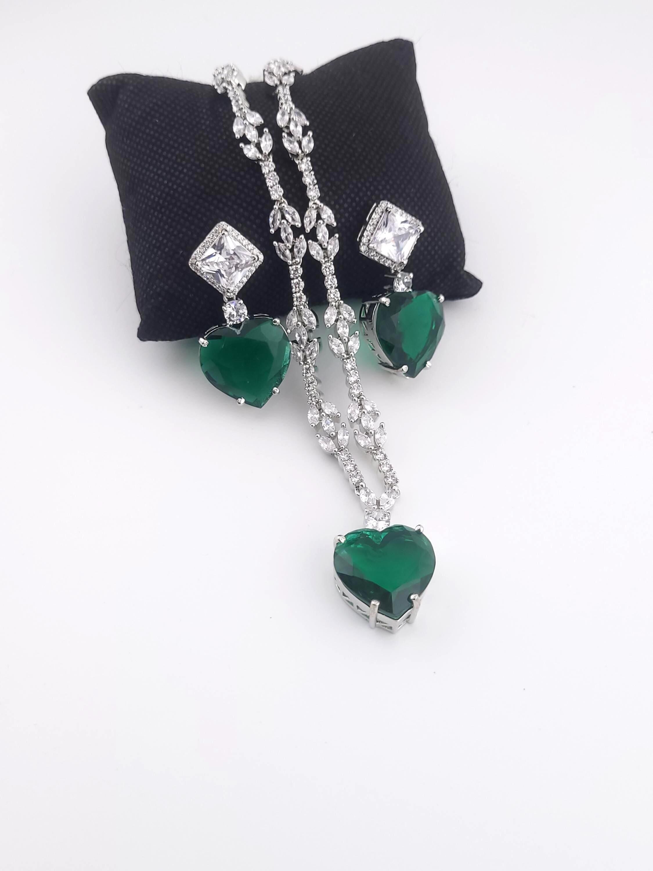 Emerald Green Heart CZ Necklace & Earrings Set – Silver Tone Jewelry