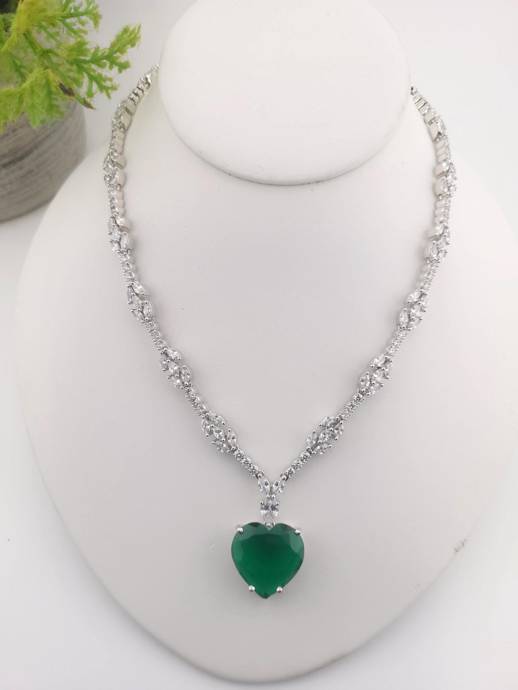 Emerald Green Heart CZ Necklace & Earrings Set – Silver Tone Jewelry