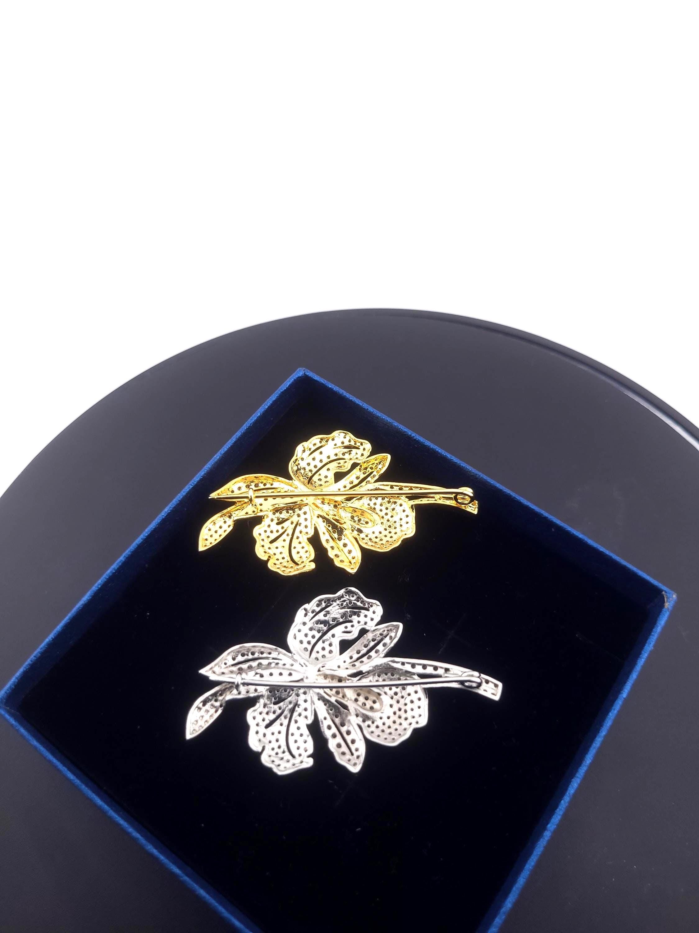 Vintage Crystal Floral Brooch: Gold, Silver Winter Jewelry