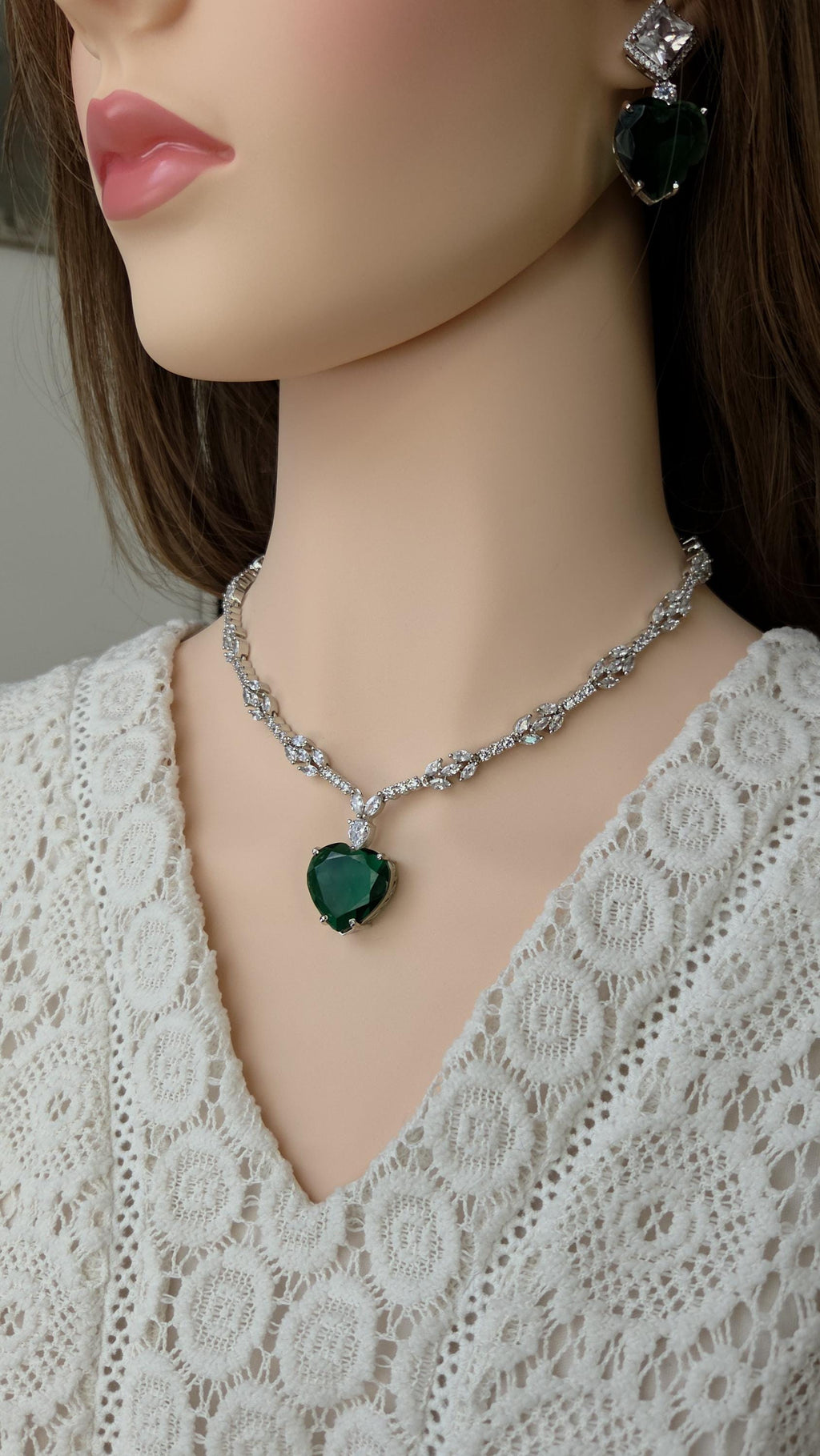 Emerald Green Heart CZ Necklace & Earrings Set – Silver Tone Jewelry