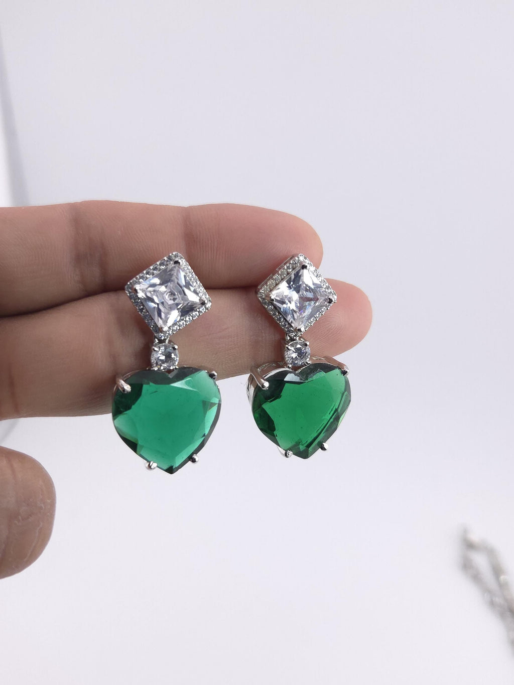 Emerald Green Heart CZ Necklace & Earrings Set – Silver Tone Jewelry