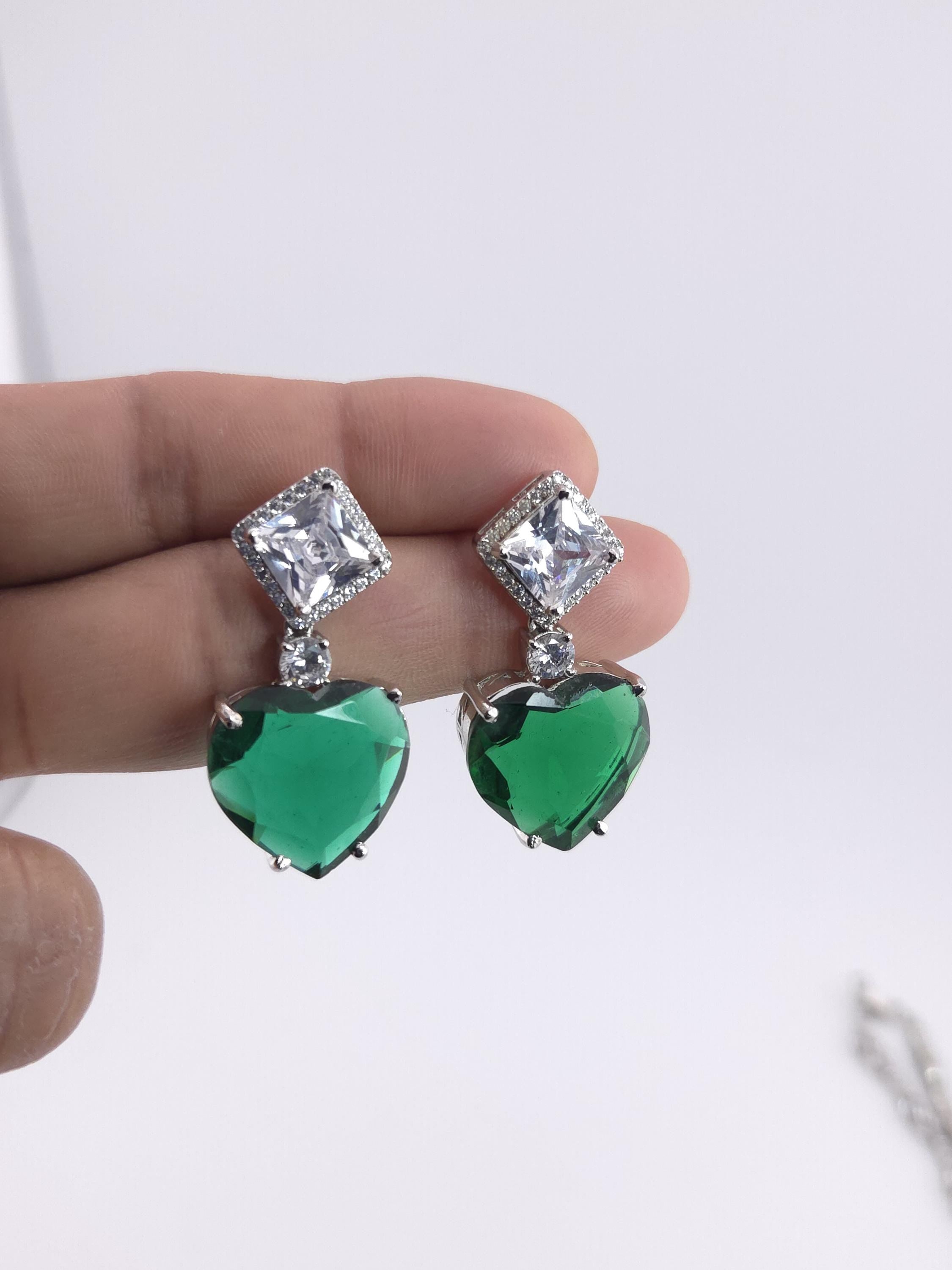 Emerald Green Heart CZ Necklace & Earrings Set – Silver Tone Jewelry