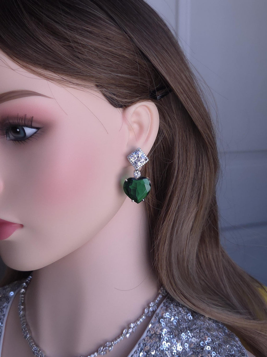 Emerald Green Heart CZ Necklace & Earrings Set – Silver Tone Jewelry