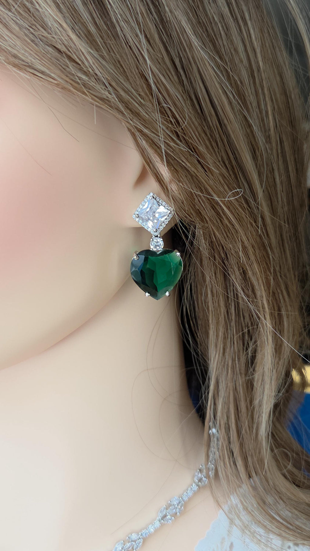 Emerald Green Heart CZ Necklace & Earrings Set – Silver Tone Jewelry