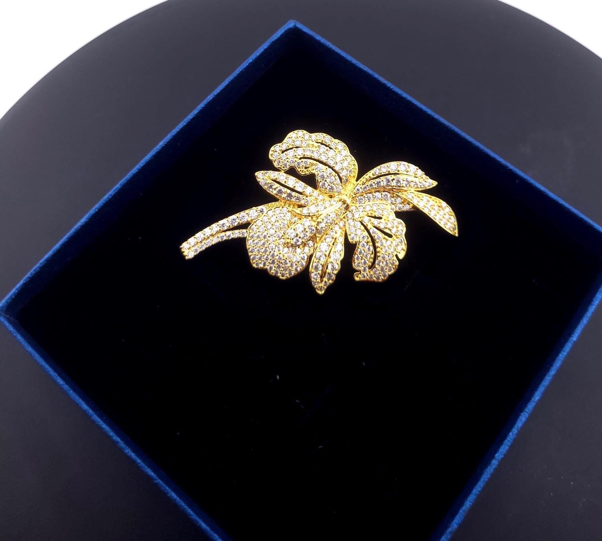 Vintage Crystal Floral Brooch: Gold, Silver Winter Jewelry